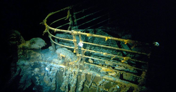 Titanic 残骸,3,800 米深海底的「时间胶囊」